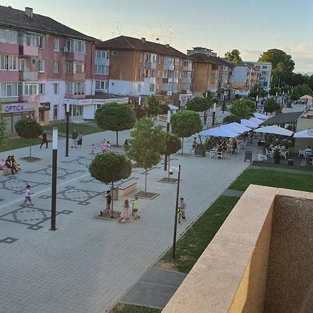 Fim Apartament Apartment Хунедоара Екстериор снимка