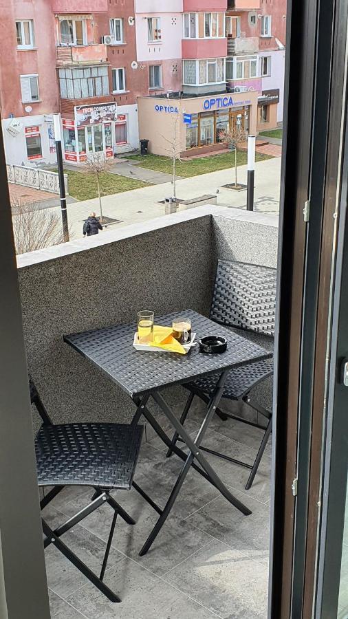 Fim Apartament Apartment Хунедоара Екстериор снимка