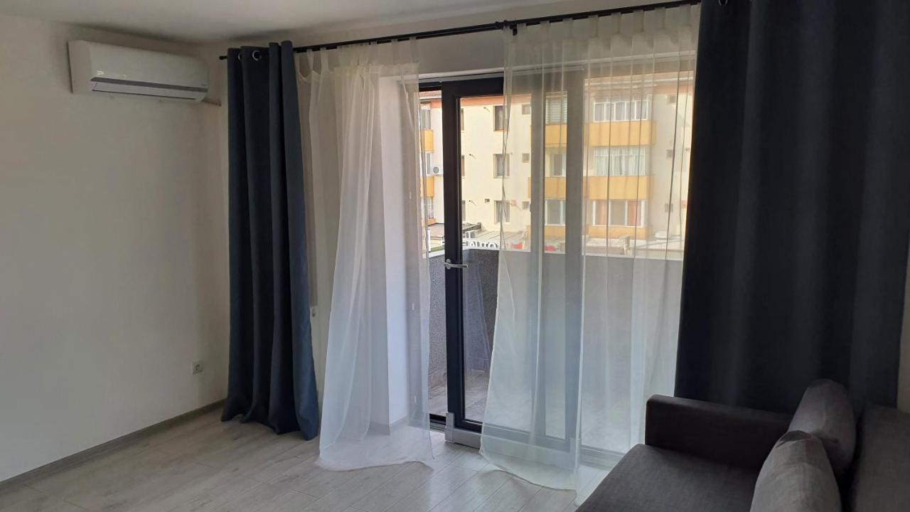 Fim Apartament Apartment Хунедоара Екстериор снимка