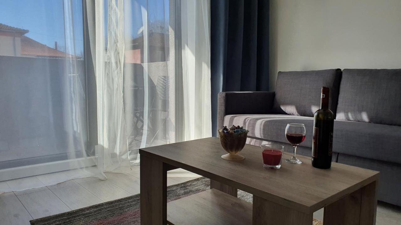 Fim Apartament Apartment Хунедоара Екстериор снимка