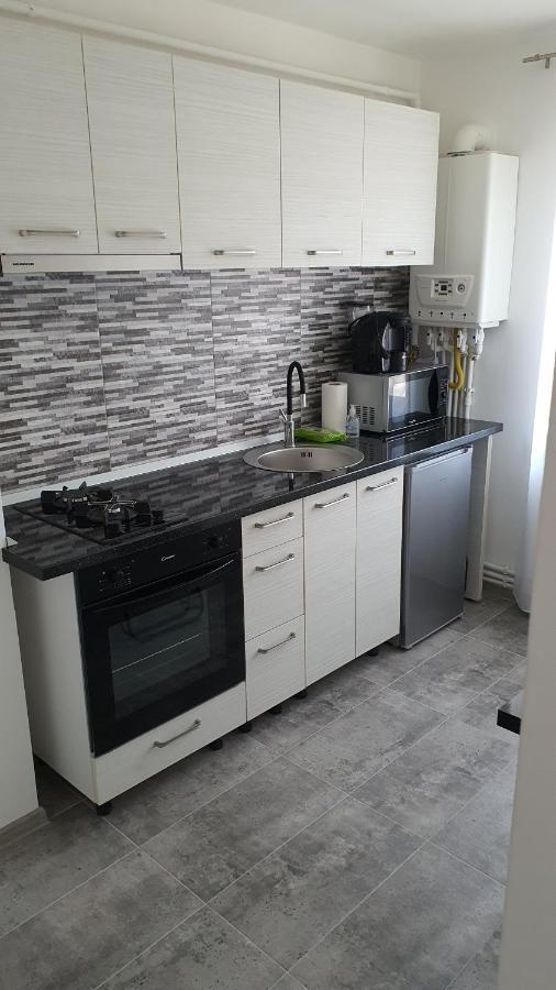 Fim Apartament Apartment Хунедоара Екстериор снимка