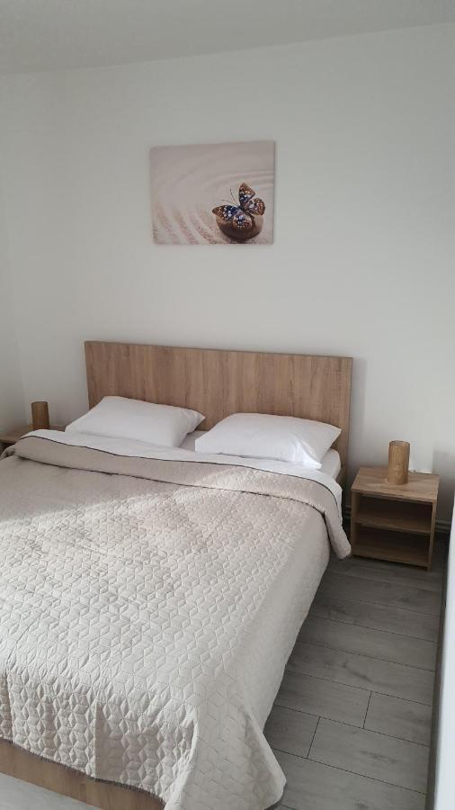 Fim Apartament Apartment Хунедоара Екстериор снимка