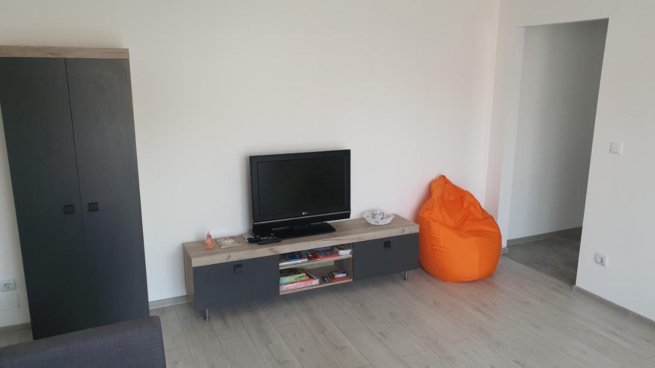 Fim Apartament Apartment Хунедоара Екстериор снимка