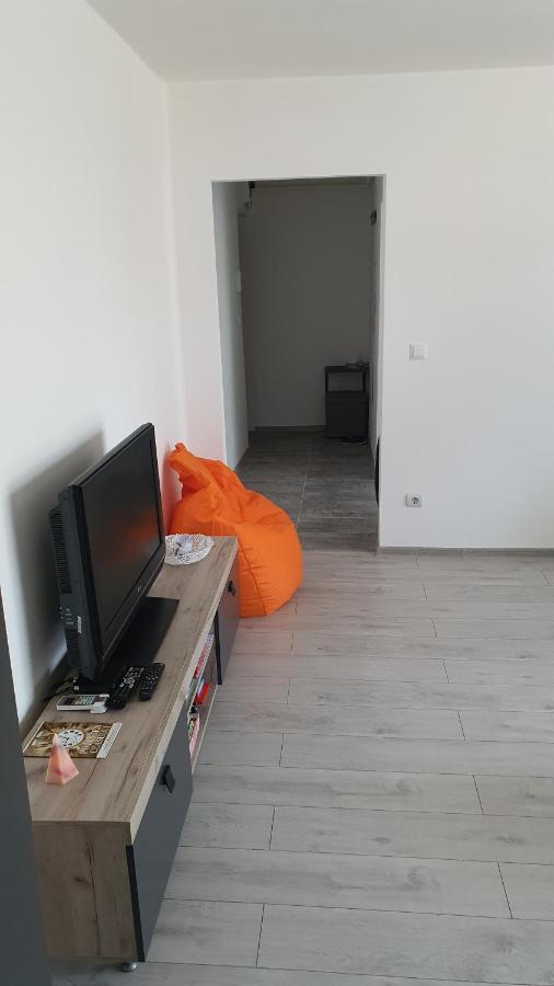 Fim Apartament Apartment Хунедоара Екстериор снимка
