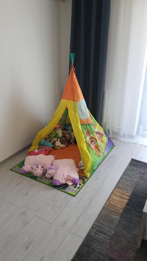Fim Apartament Apartment Хунедоара Екстериор снимка