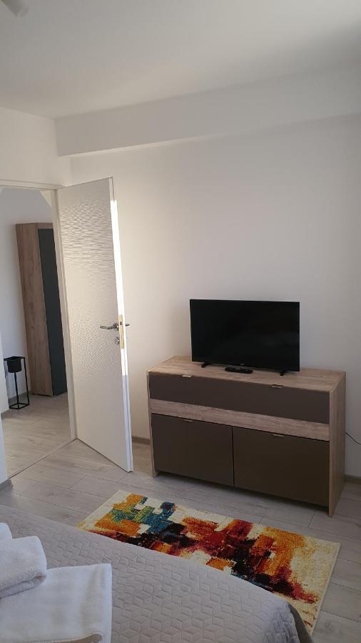 Fim Apartament Apartment Хунедоара Екстериор снимка