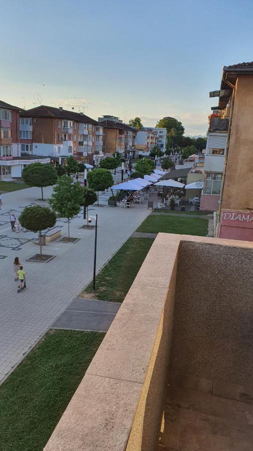 Fim Apartament Apartment Хунедоара Екстериор снимка