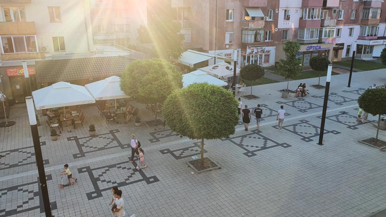 Fim Apartament Apartment Хунедоара Екстериор снимка