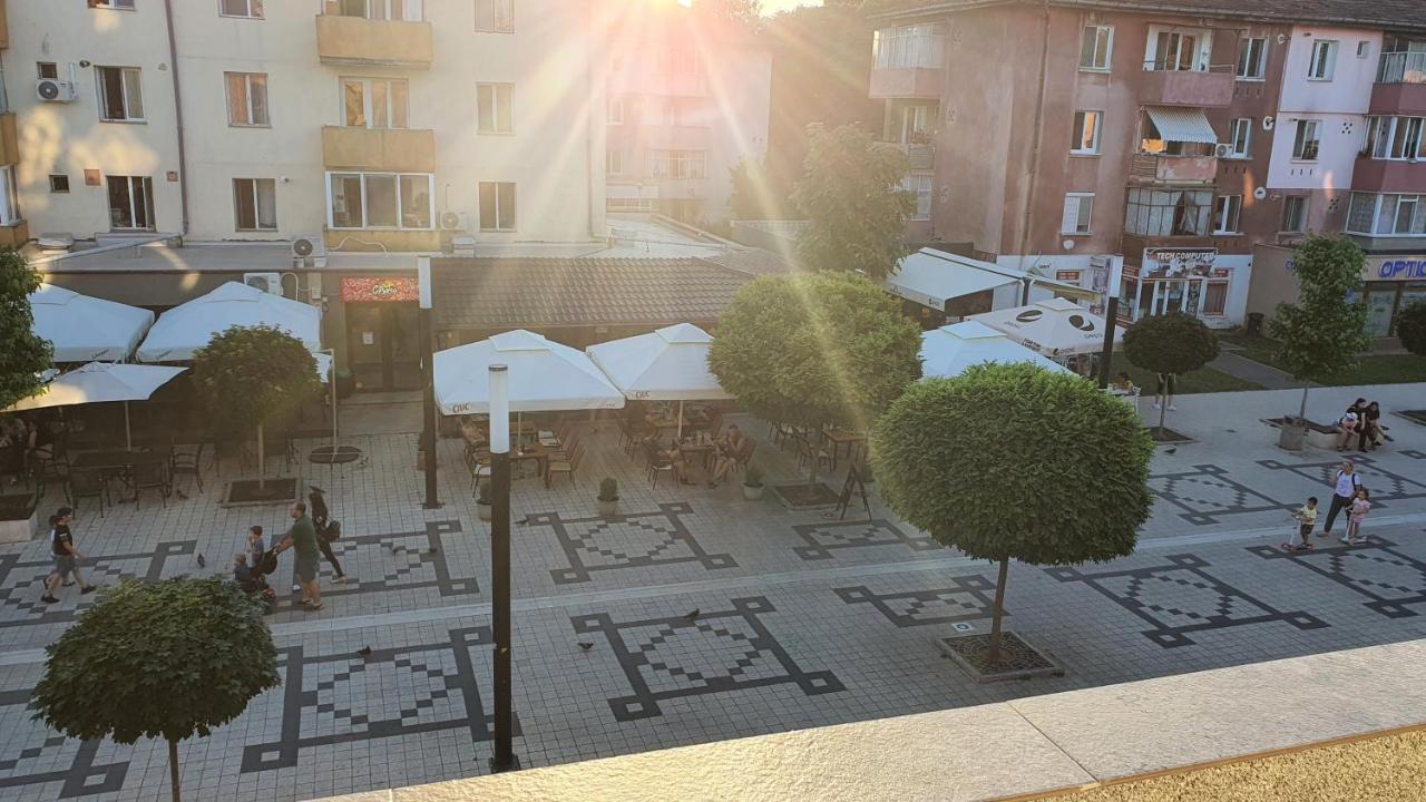 Fim Apartament Apartment Хунедоара Екстериор снимка
